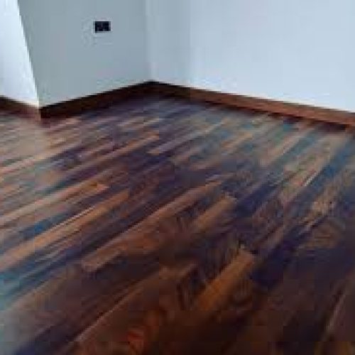Floor skirting