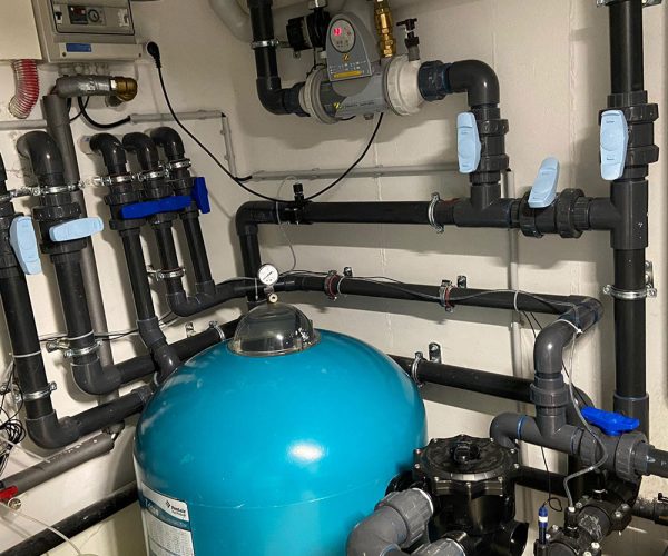 Swimming pool water filtration services